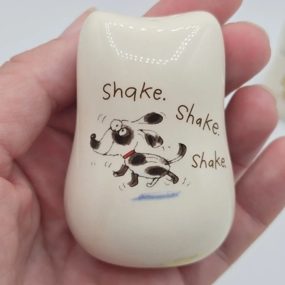 Hallmark Sneezing Achoo Cat Kitty Shake Shake Shake Dog Salt & Pepper Shaker Set